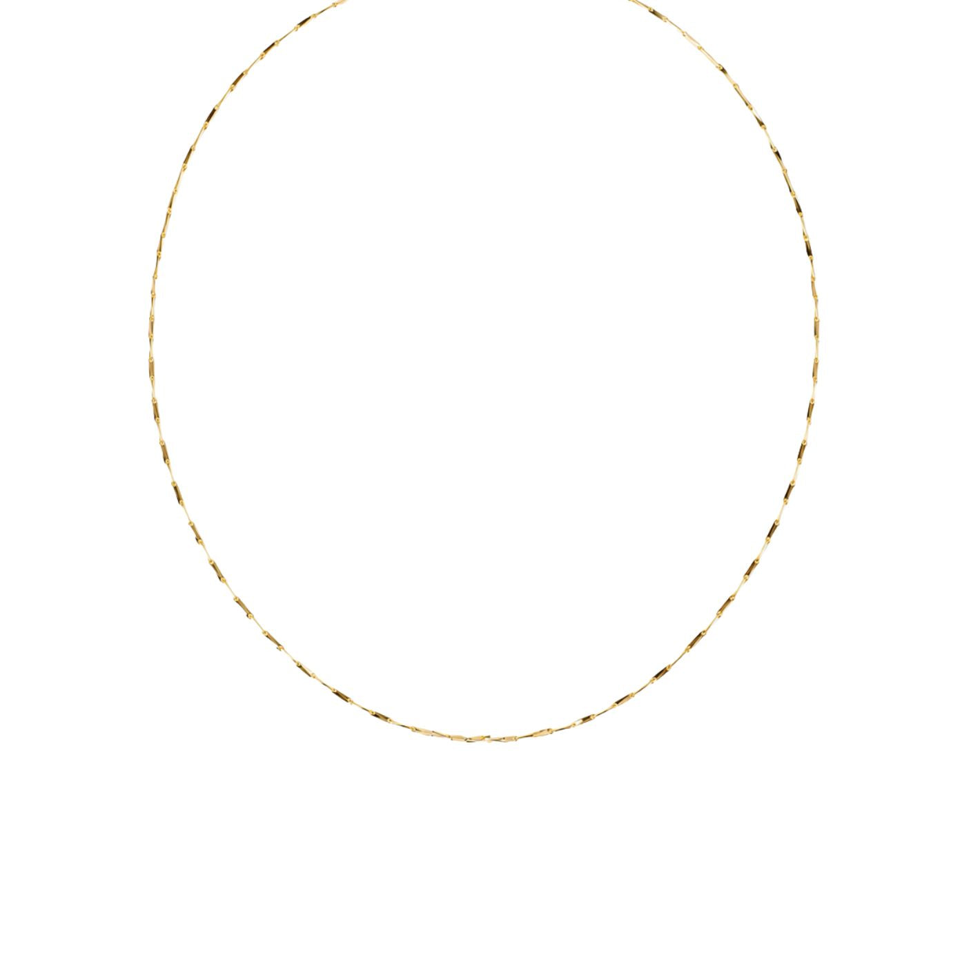 Fine gold chain necklace with a subtle twisted texture, lobster clasp, adjustable extender, and Zoé disc tag, in 18k gold plating.
